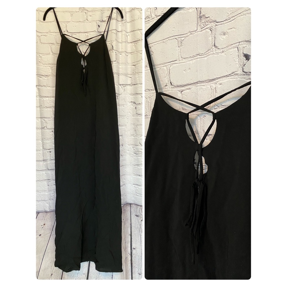 Tobi • Keyhole Lace Up Maxi Dress